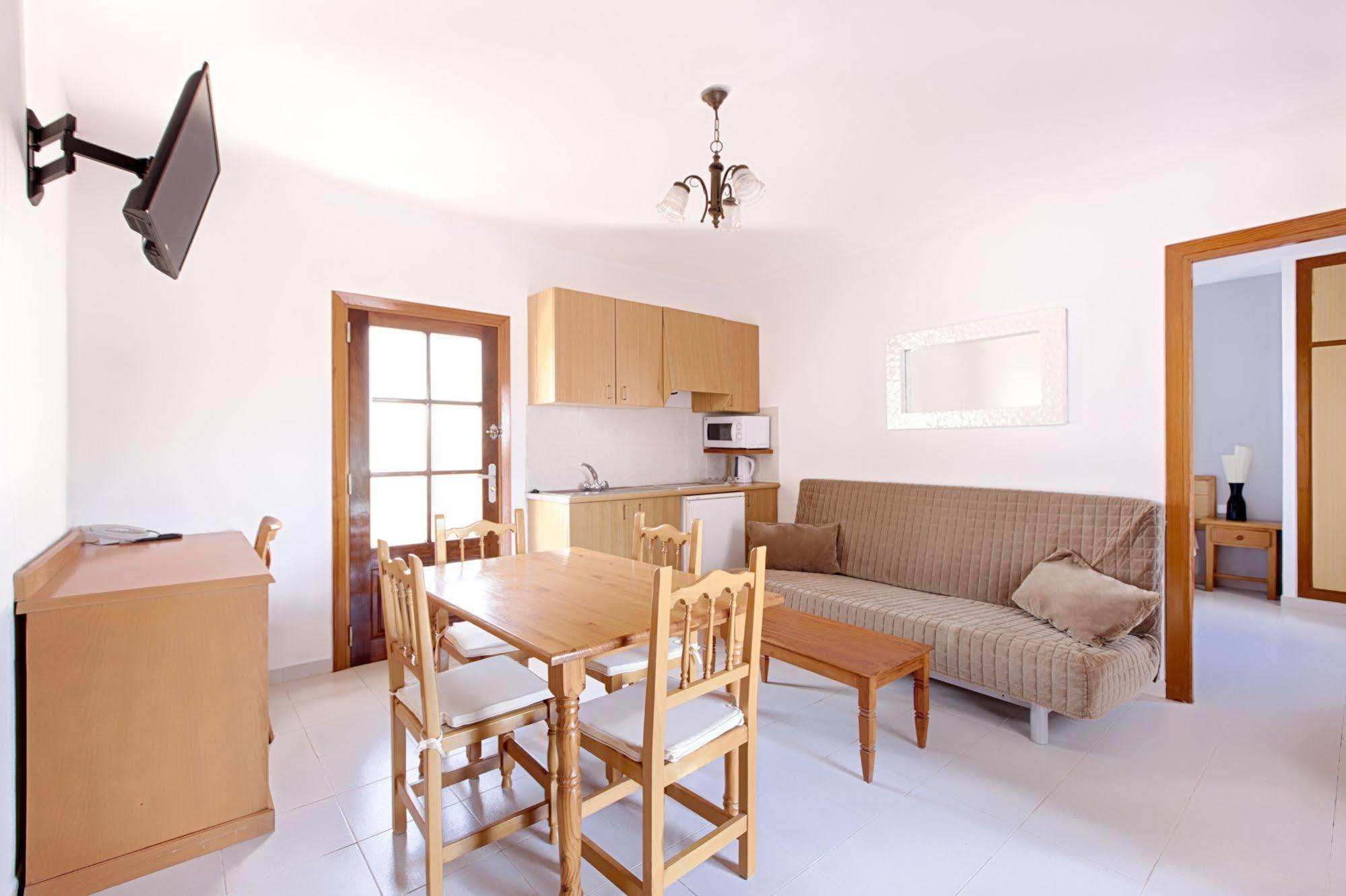 Apartamentos Colomar Santa Eularia des Riu Zewnętrze zdjęcie