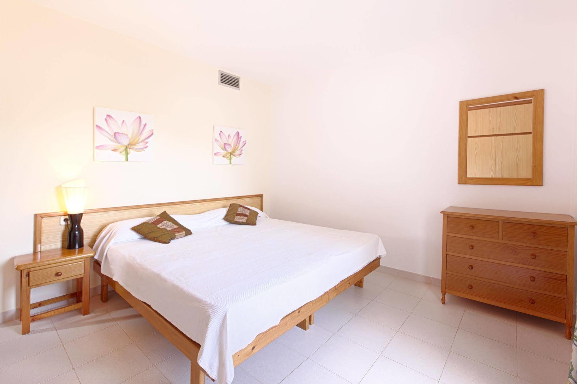 Apartamentos Colomar Santa Eularia des Riu Zewnętrze zdjęcie